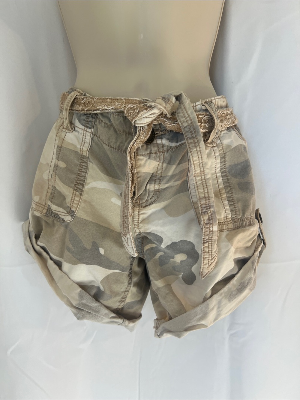 Twill 22 camouflage women’s shorts